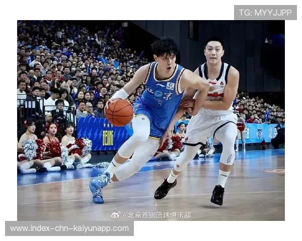 北京曾凡博连续突破得手，比分拉开