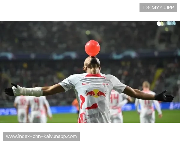 莱奥边路突破后一脚低传队友补射